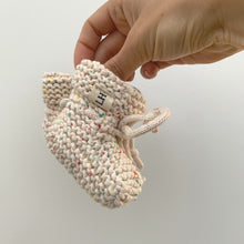 Load image into Gallery viewer, Lilla Hjartat Organic Knitted Booties | FUNFETTI Fleck
