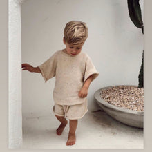 Load image into Gallery viewer, Lilla Hjartat Knitted T-shirt | Oatmeal Speckled
